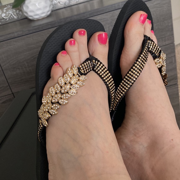 Black flip flops havaianas, handmade sparkly customization. Size 11. Never worn. - Picture 4 of 5